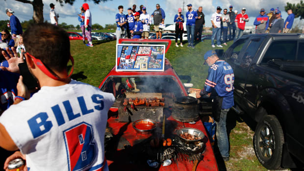 bills-tailgating-deangelo-lead